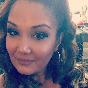 Meet your Posher, Yesenia